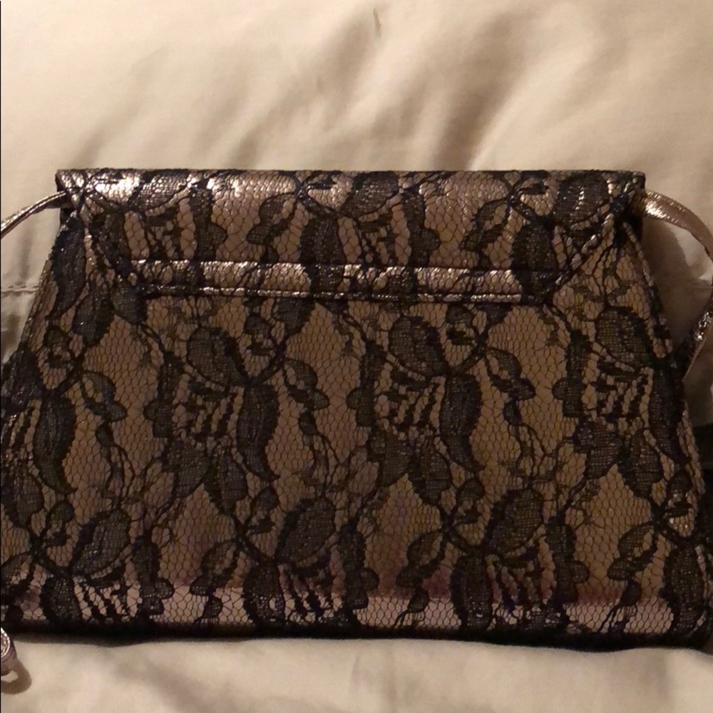 Clutch - Picture 3 of 6